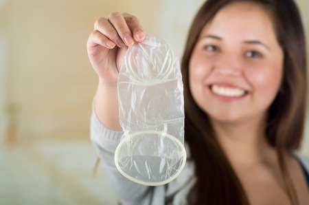 کاندوم_زنانه_چیست_آنلاین_کاندوم_online_condom